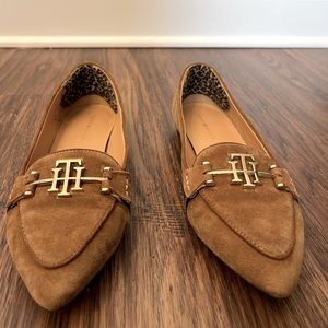Tommy Hilfiger brown flats 6.5M